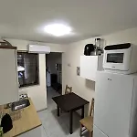 Private And Cozy Full 아파트