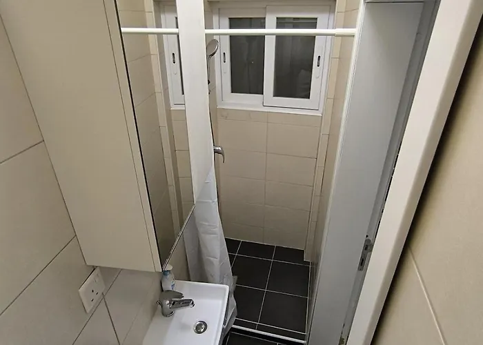 Private And Cozy Full Msierah