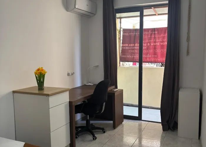 Private And Cozy Full *